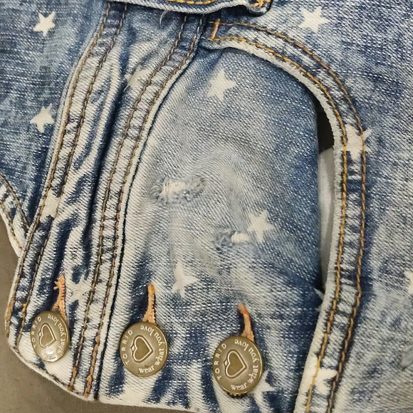 Torrid Light Acid Wash Star Denim Overall Shorts - Picture 3 of 8